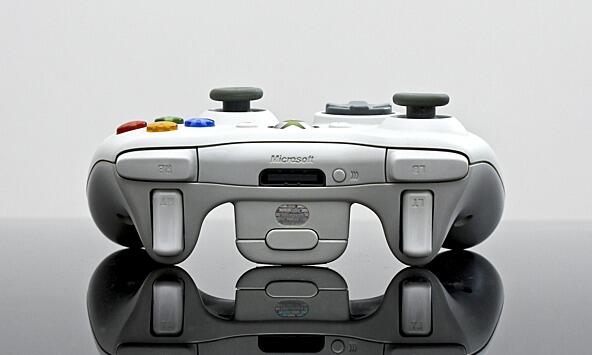 Gaming hand console